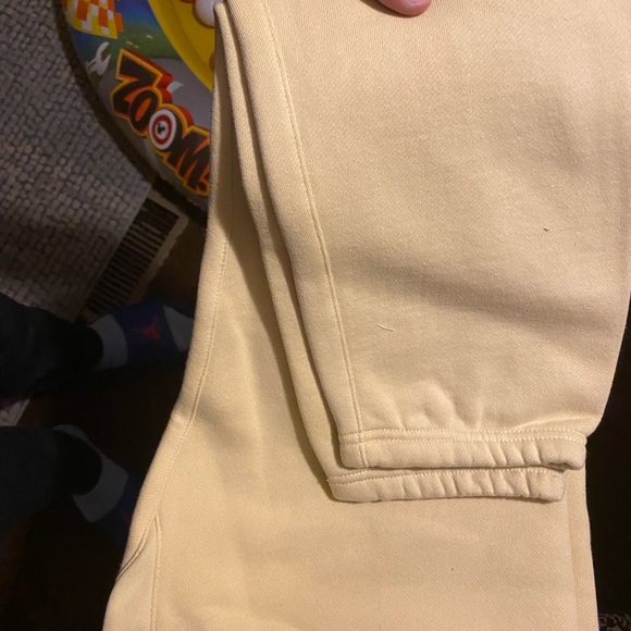 Fear Of God Essentials Joggers Exclusive Yellow Cream Large - Picture 12 of 14